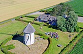 Frankreich,Eure,Windmühle von Hauville (Luftaufnahme)