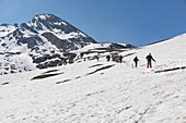 France, Hautes Alpes, Molines en Queyras, Queyras regional nature park, hikers near the Vieux pass, between Agnel mountain hut and the Echalp hamlet\n