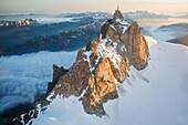 Frankreich, Haute Savoie, Chamonix Mont Blanc, Aiguille du Midi (3842m) (Luftaufnahme)