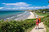 Frankreich, Finistere, Bucht von Douarnenez, Kerlaz, Strand von Trezmalaouen entlang des Wanderwegs GR 34 oder des Zollwegs