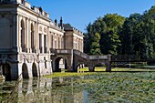 Frankreich, Oise, Schloss Ricquebourg mit seiner Eiffel-Brücke