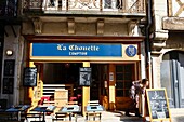 France, Cote d'Or, Dijon, area listed as World Heritage by UNESCO, rue de la Chouette, cafe le Comptoir de la Chouette\n
