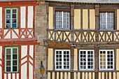 Frankreich, Cotes d'Armor, Treguier, Detail der Fassade eines Fachwerkhauses auf dem Platz Martray