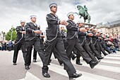 Frankreich, Seine Maritime, Rouen, Armada 2019, Parade der mexikanischen Seeleute vor dem Rathaus