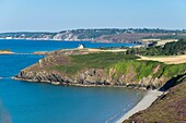 France, Finistere, Armorica Regional Natural Park, Crozon Peninsula, panorama from Pointe de Treboul or Pointe du Guern, Poul beach\n