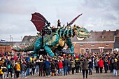 Frankreich, Pas de Calais, Cote d'Opale, Calais, Calaiser Drache, entworfen von François Delarozière und der Firma La Machine, Feierlichkeiten anlässlich der Ankunft des Drachens in Calais