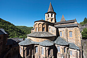 Frankreich, Aveyron, Conques, ausgezeichnet als die schönsten Dörfer Frankreichs, romanische Abtei Saint Foy aus dem 11. Jahrhundert, von der UNESCO zum Weltkulturerbe erklärt