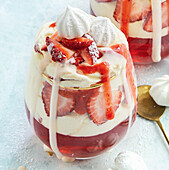 Erdbeer-Baileys Eton Mess