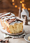 Christmas Pool Apart Bread with Cinnamon and Cream Cheese Frosting