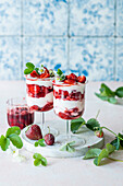 Baked strawberry and cream desserts