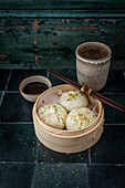 Dumplings with shrimp and leek filling (Chinese)