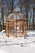 Pavillon im verschneiten Ambiente