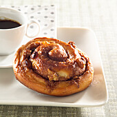 Cinnamon buns with nuts