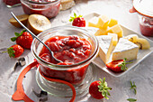 Strawberry and kiwi chutney