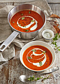 Geröstete rote Paprika-Suppe