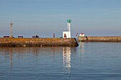 Frankreich,Manche,Cotentin,Barfleur,etikettiert Les Plus Beaux Villages de France (Die schönsten Dörfer Frankreichs),der kleine Fischerhafen