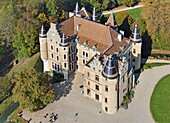 Frankreich,Isere,Chabons,das Schloss von Pupetieres erbaut von Viollet le Duc (Luftaufnahme)