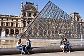 Frankreich,Paris,Weltkulturerbe der UNESCO,Louvre-Museum,die Louvre-Pyramide des Architekten Ieoh Ming Pei