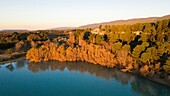 Frankreich,Vaucluse,Regionaler Naturpark Luberon,Cabrieres d'Aigues,Etang de la Bonde (Luftaufnahme)