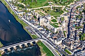 Frankreich,Indre et Loire,Loire-Tal als Weltkulturerbe der UNESCO,Blick auf Stadt und Schloss Amboise (Luftaufnahme)