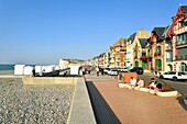 France,Somme,Mers-les-Bains,searesort on the shores of the Channel,the beach and its 300 beach cabins,the chalk cliffs in the background
