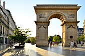 Frankreich,Cote d'Or,Dijon,von der UNESCO zum Weltkulturerbe erklärtes Gebiet,Place Darcy,Guillaume-Tor