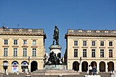 France,Marne,Reims,Place Royale,statue of Louis the 15th,two women at the side of the statue