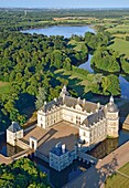 Frankreich,Maine et Loire,Saint Georges sur Loire,Chateau de Serrant (Luftaufnahme)