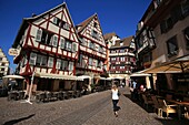 Frankreich,Haut Rhin,Colmar,Cafe-Terrassen in der Rue des Marchands