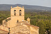 Frankreich,Vaucluse,Regionaler Naturpark des Luberon,Cucuron,die Kirche Notre Dame de Beaulieu