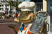 USA,Florida Keys,Animiertes Alligatorschild mit Werbung für Key Lime Pie,Key West