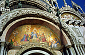 Italien,Venedig,Stadtteil San Marco,Wandbild über dem Haupteingang des Markusdoms,Markusplatz