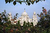 Auf dem Gelände des Victoria Memorials, einem beliebten romantischen Ort für Pärchen. Kalkutta / Kalkutta, die Hauptstadt des Bundesstaates Westbengalen, Indien, Asien.