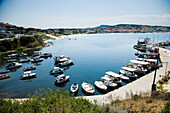 Griechenland,Chalkidiki,Traditionelle Fischerboote im Hafen,Nea Roda