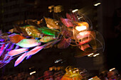 UK,Thames Festival Parade,London,Riesiger mehrfarbiger mechanischer Vogel
