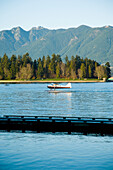 Wasserflugzeug hebt ab, Vancouver Waterfront, Hafen, Vancouver, British Columbia, Kanada