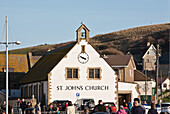Fassade der St. John's Church, West Bay, Jurassic Coast, Dorset, England