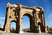 Trajans Bogen, Timgad, in der Nähe von Batna, Algerien