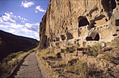Alte indianische Felsenwohnungen im Bandelier National Monument,New Mexico,USA,New Mexico,Vereinigte Staaten von Amerika