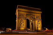 Arc de Triomphe beleuchtet bei Nacht in Paris,Paris,Frankreich