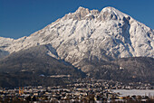 Blick auf Telfs, das westlich von Innsbruck liegt,Österreich,Telfs,Österreich