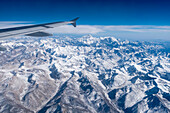 Jet im Flug über den Bergen des Hochplateaus von Tibet, Lhasa, Tibet, China