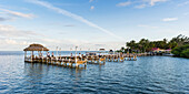 Docks in einem Resort auf Turneffe Island in der Karibik, Turneffe Island, Belize