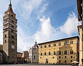Glockenturm, Baptisterium von San Giovanni in Corte, Rathaus, Domplatz, Pistoia, Toskana, Italien