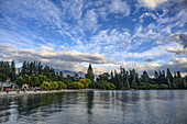 Lake Wakatipu und Queenstown Bay Beach, Südinsel, Queenstown, Region Otago, Neuseeland