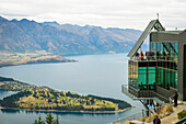 Unglaubliche Aussicht auf den Lake Wakatipu von oberhalb von Queenstown, Queenstown, Otago, Neuseeland