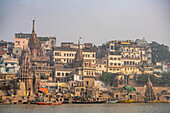 Manikarnika Krematorium am Ufer des Ganges, Varanasi, Uttar Pradesh, Indien