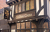 Schild und Fassade eines historischen Pubs in Coventry,UK,Coventry,England