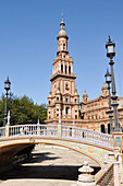 Brücke und Turm, Plaza de Espana, Sevilla, Spanien