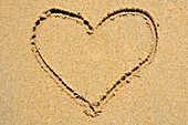 Herz im Sand